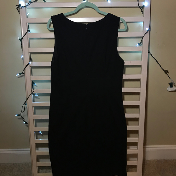Premise - Black Sleevless Dress - Picture 2 of 3
